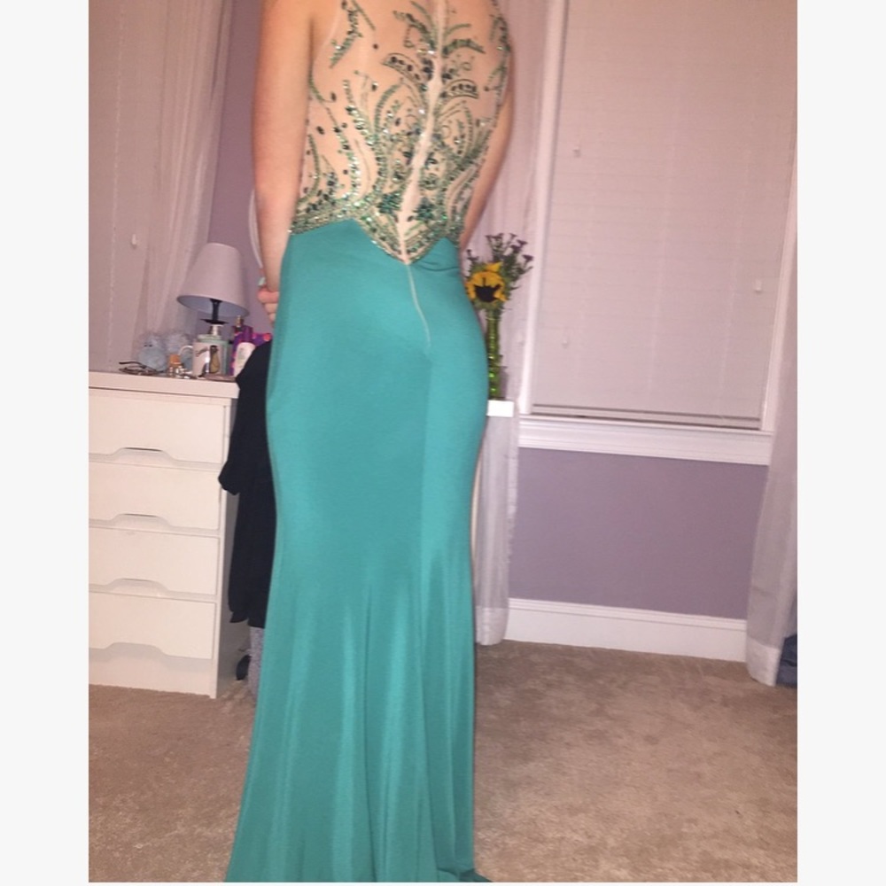 Prom dress - Picture 2 of 3